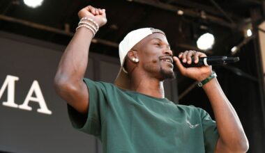 Jimmy Butler pumps up fans to 'A Thousand Miles' at Bottlefest
