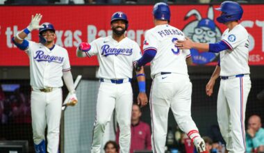 Rangers score 8 runs in 1st inning a night after being no-hit