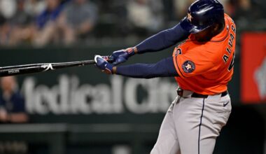 Alvarez's second straight 2-homer night lifts Astros in Texas