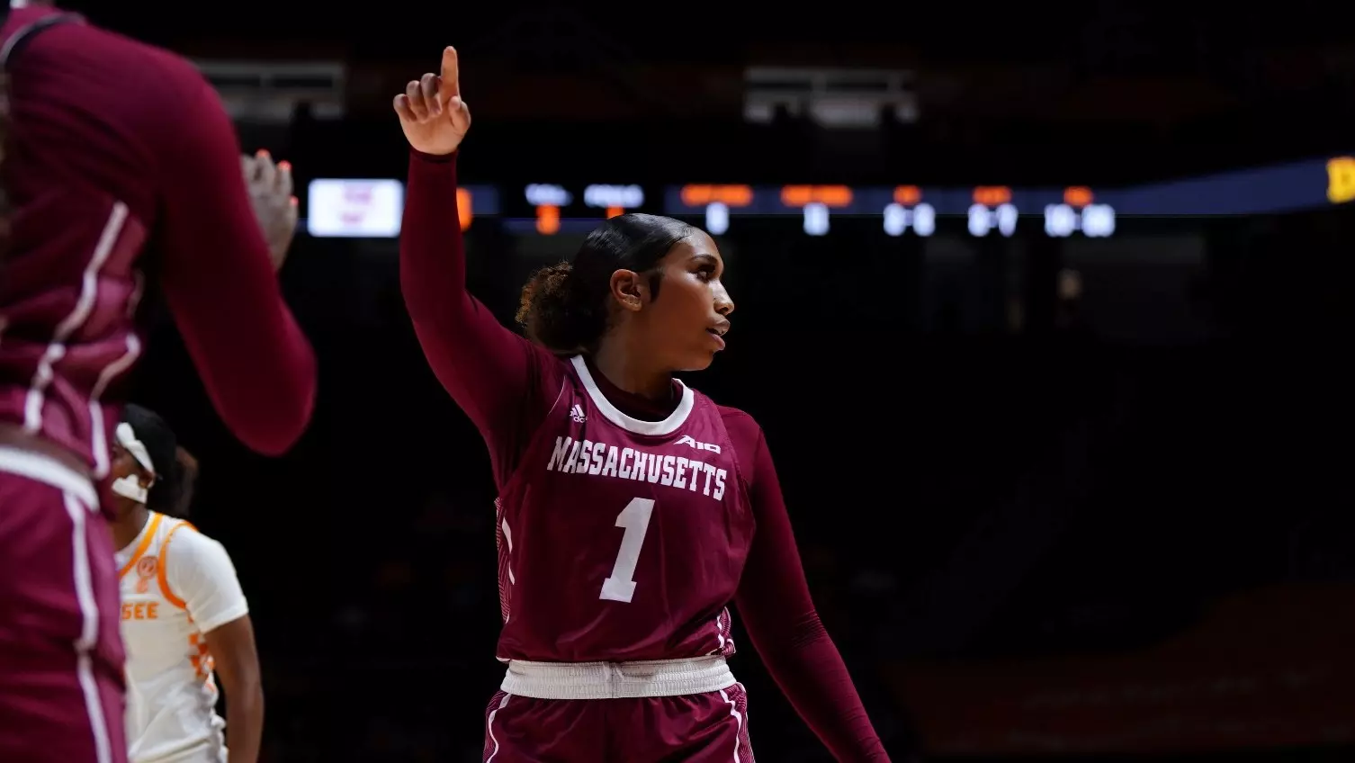 Sydney Taylor signs with Chicago Sky – Massachusetts Daily Collegian