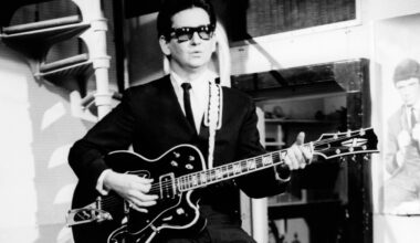 4 Rock Songs From 1964 That Make Me Want To Travel Back in Time