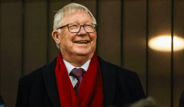 Former St Mirren manager Sir Alex Ferguson was in the stands as Motherwell won in Paisley