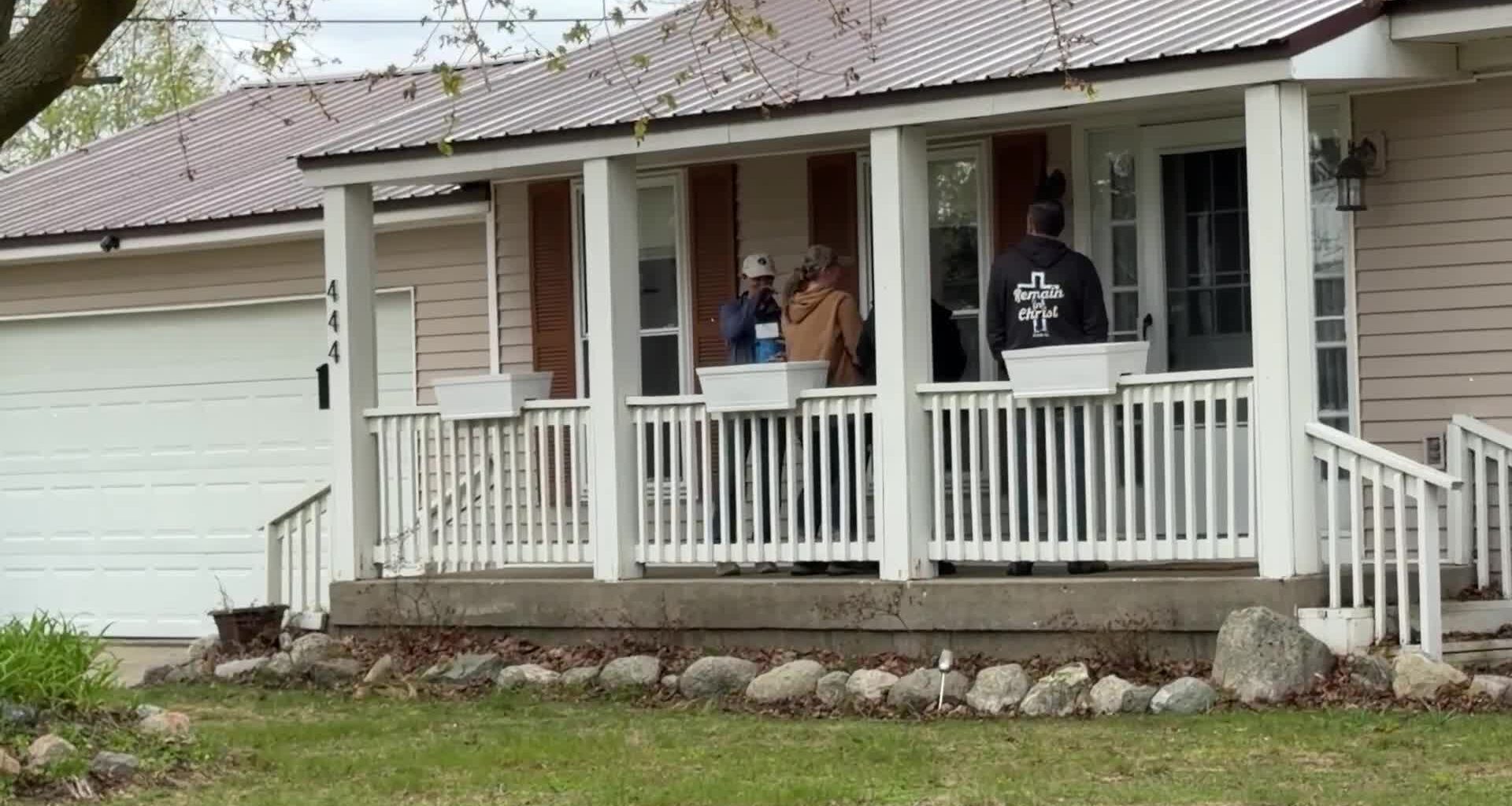 Volunteers provide support to Cadillac residents dealing with flood aftermath – 9and10News.com