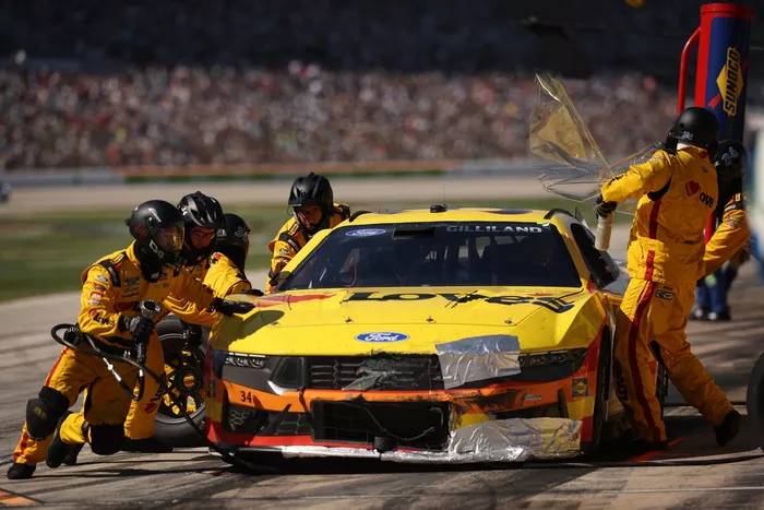 Todd Gilliland, Front Row Motorsports