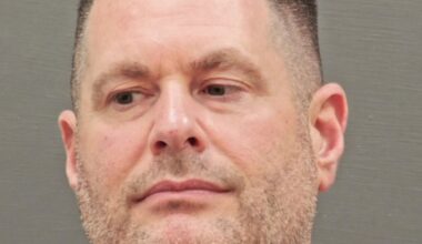 Former senior CIA officer accused of stealing gold bars : NPR
