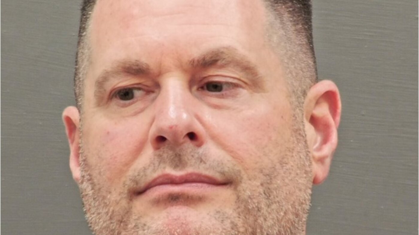 Former senior CIA officer accused of stealing gold bars : NPR