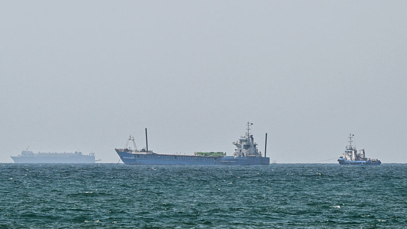U.S.-Iran peace deal emerging, while war threats still loom : NPR