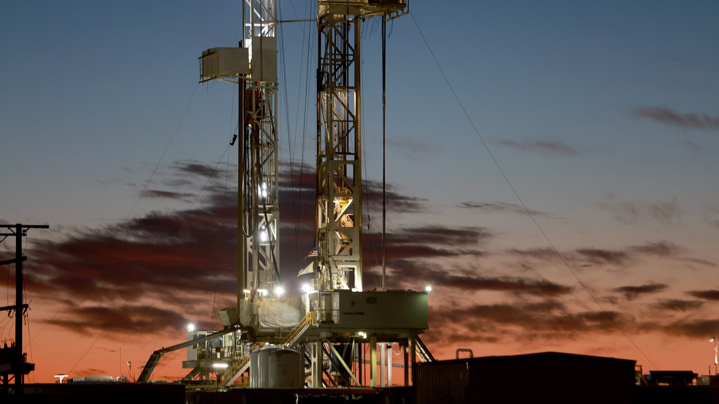 Gasoline prices are rising, but big oil companies don’t plan to increase drilling : NPR