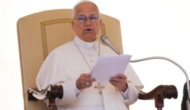 Pope Leo urges wealthy US Catholics to support charitable works