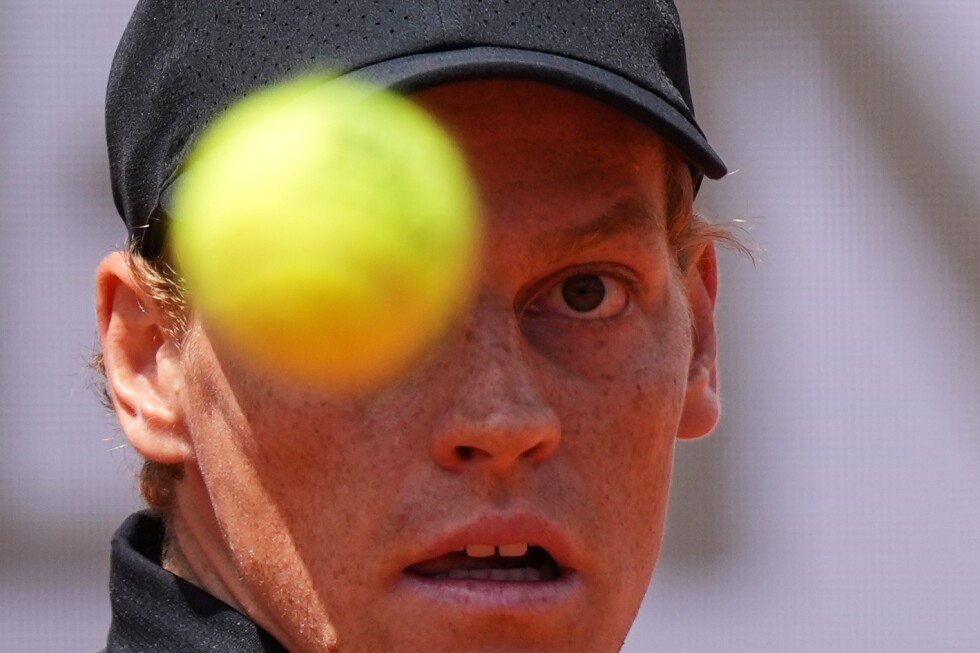 Jannik Sinner reaches Italian Open semifinals. Coco Gauff back in final