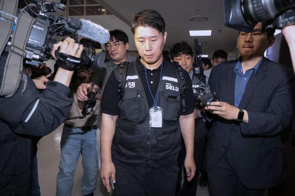 Samsung's union puts off strike after reaching wage deal with company