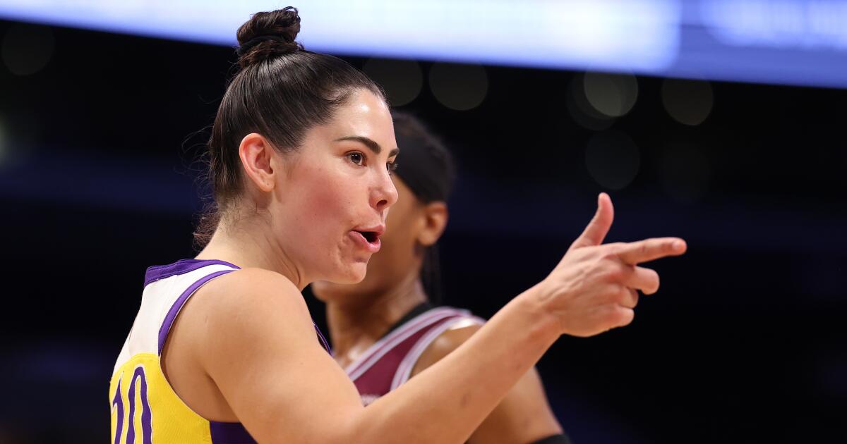 Sparks' Kelsey Plum out at least a week because of sprained ankle