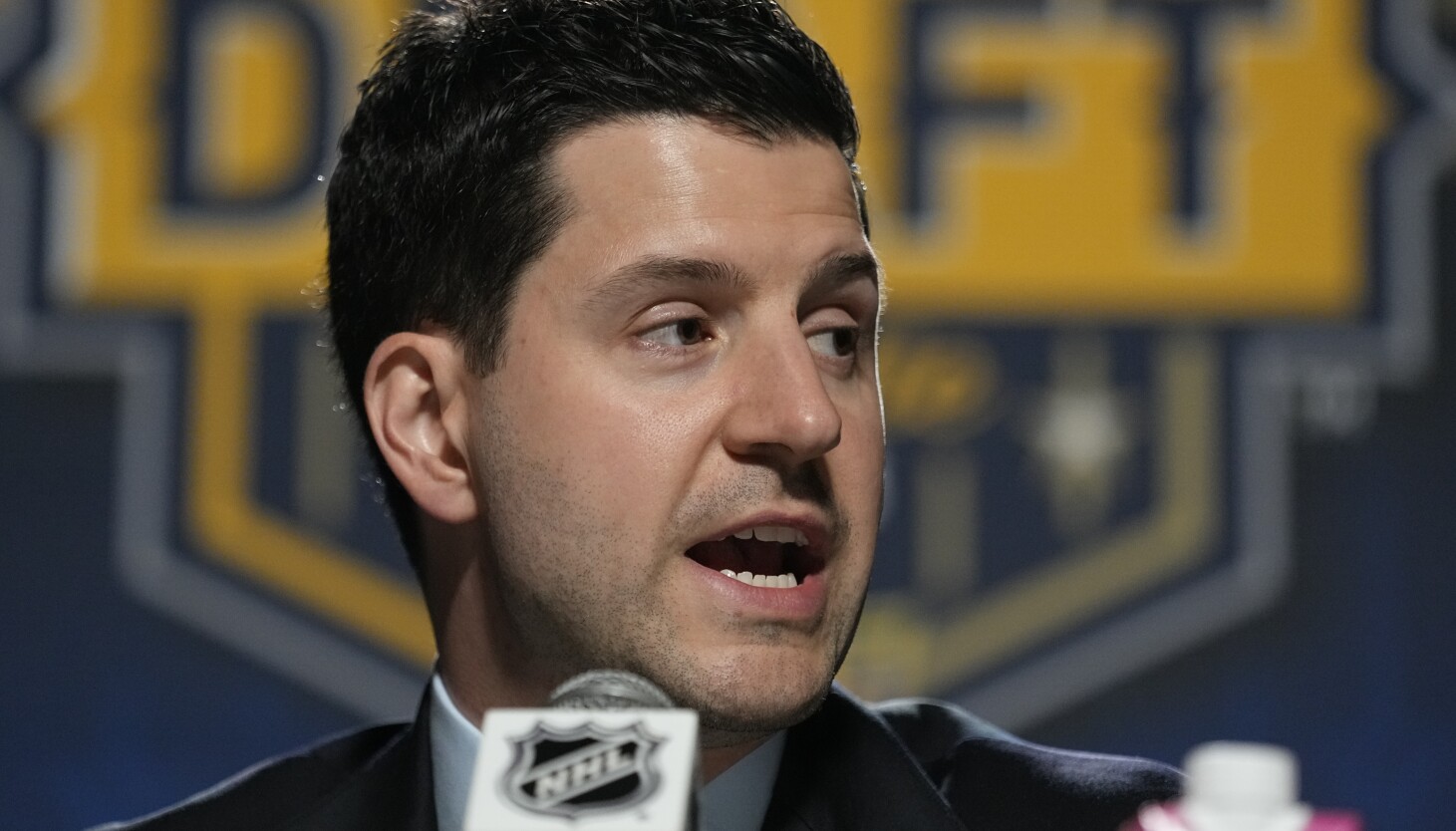 Blackhawks fall to No. 4 pick in NHL Draft Lottery as Maple Leafs, Sharks jump over them