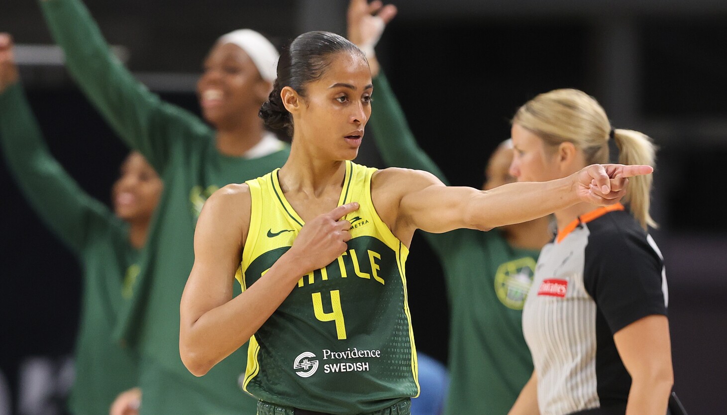 Skylar Diggins enjoying 'honeymoon phase' with the Sky