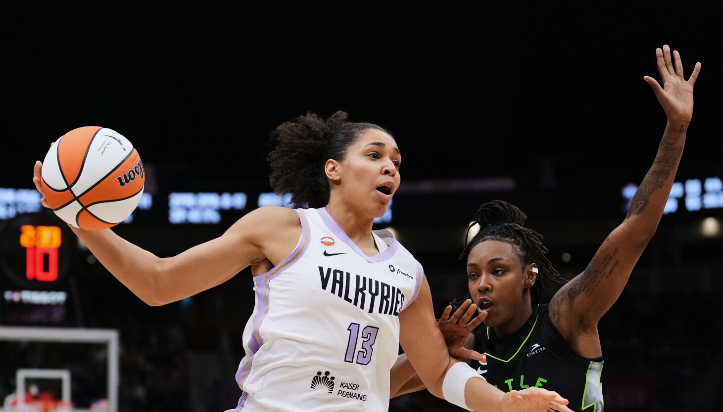 Sky face first true playoff-caliber test against Valkyries