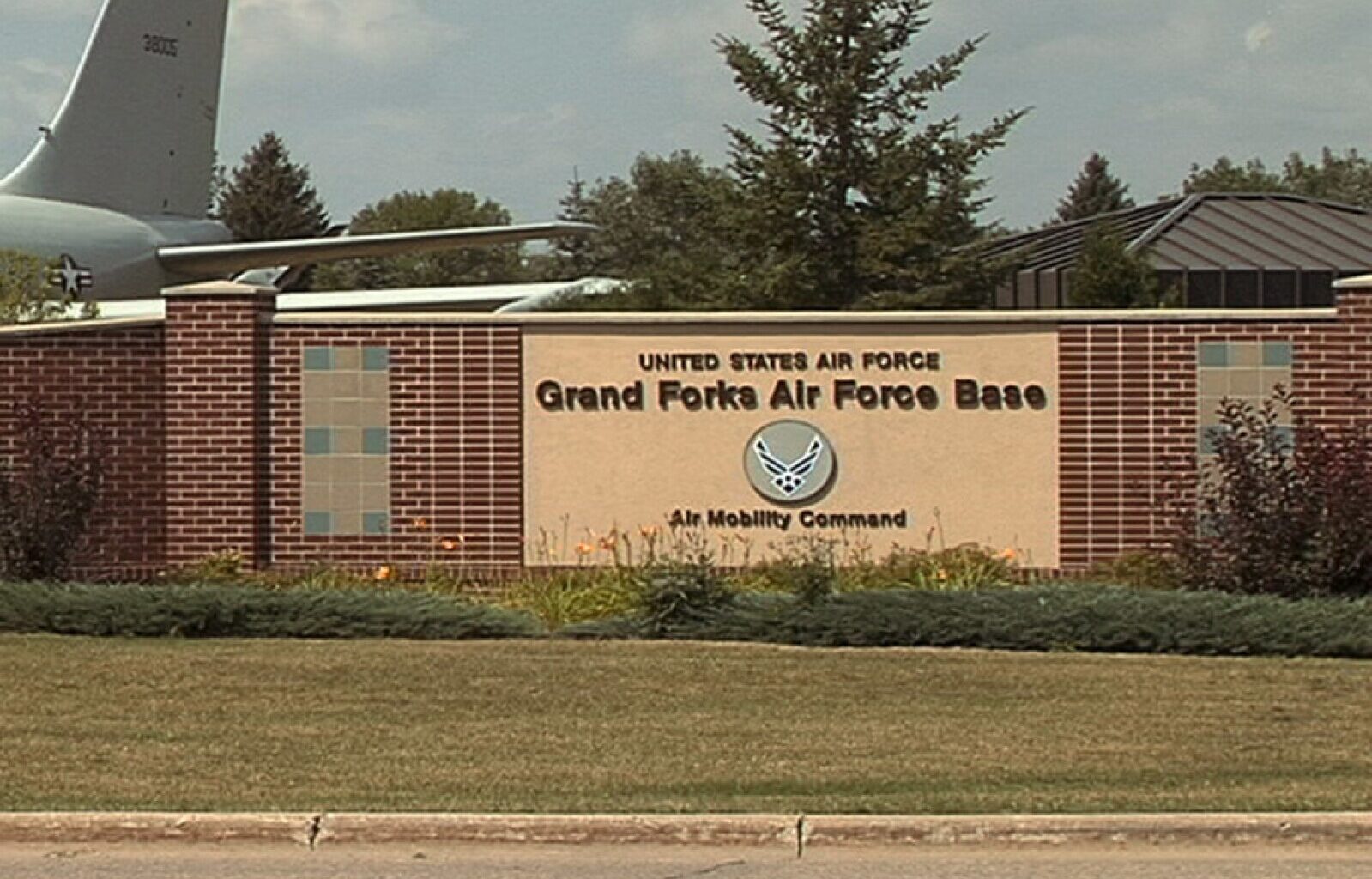 Proposed Space Operations Center could bring 800 guardians to Grand Forks - Grand Forks Herald
