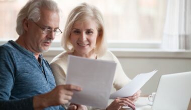 A couple is planning their retirement.