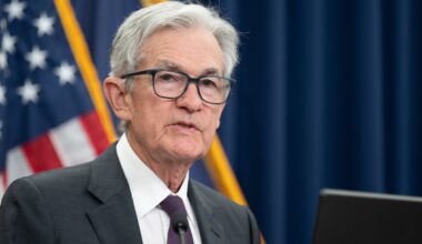 Jerome Powell addressing reporters following a Federal Open Market Committee meeting.