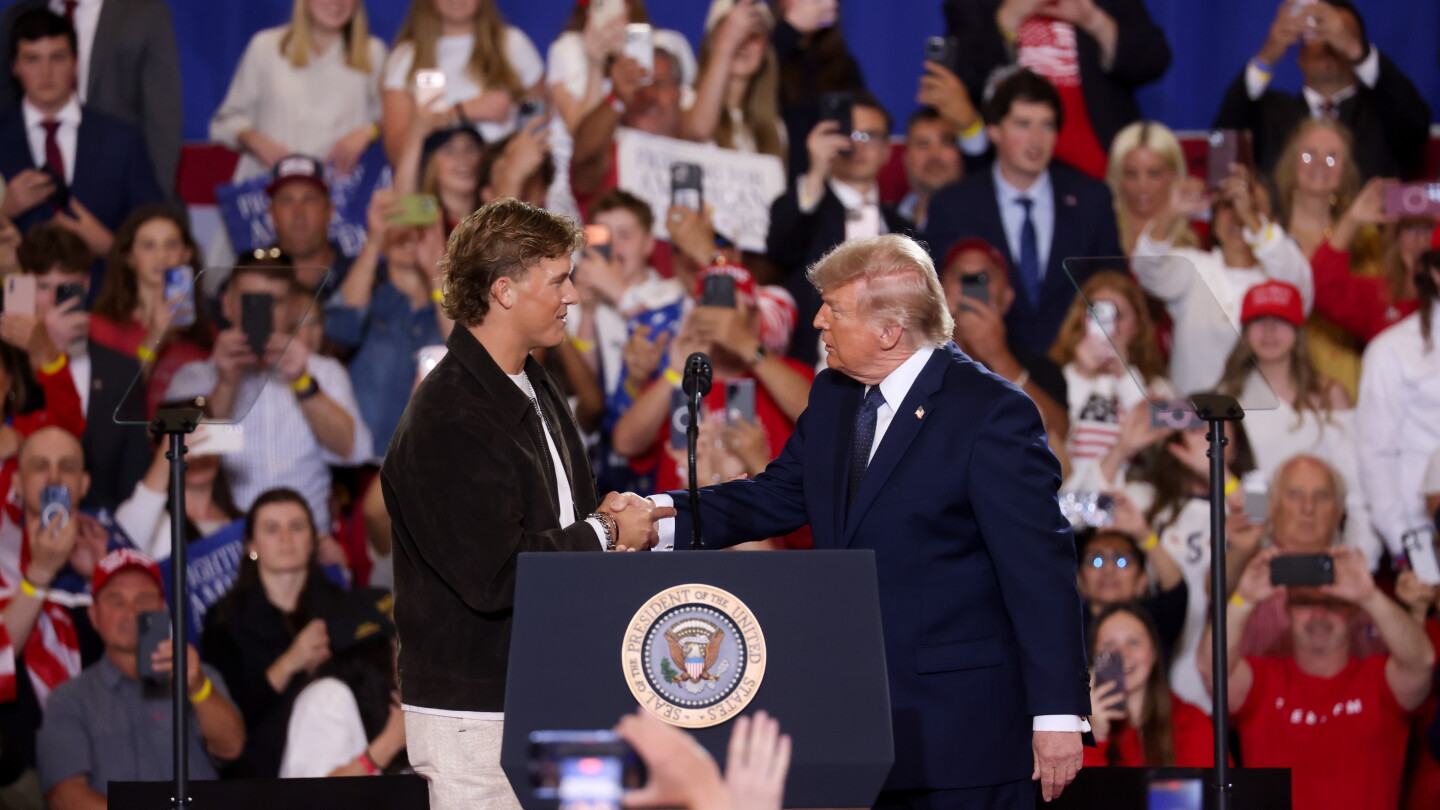 Jaxson Dart introduces Donald Trump at New York event