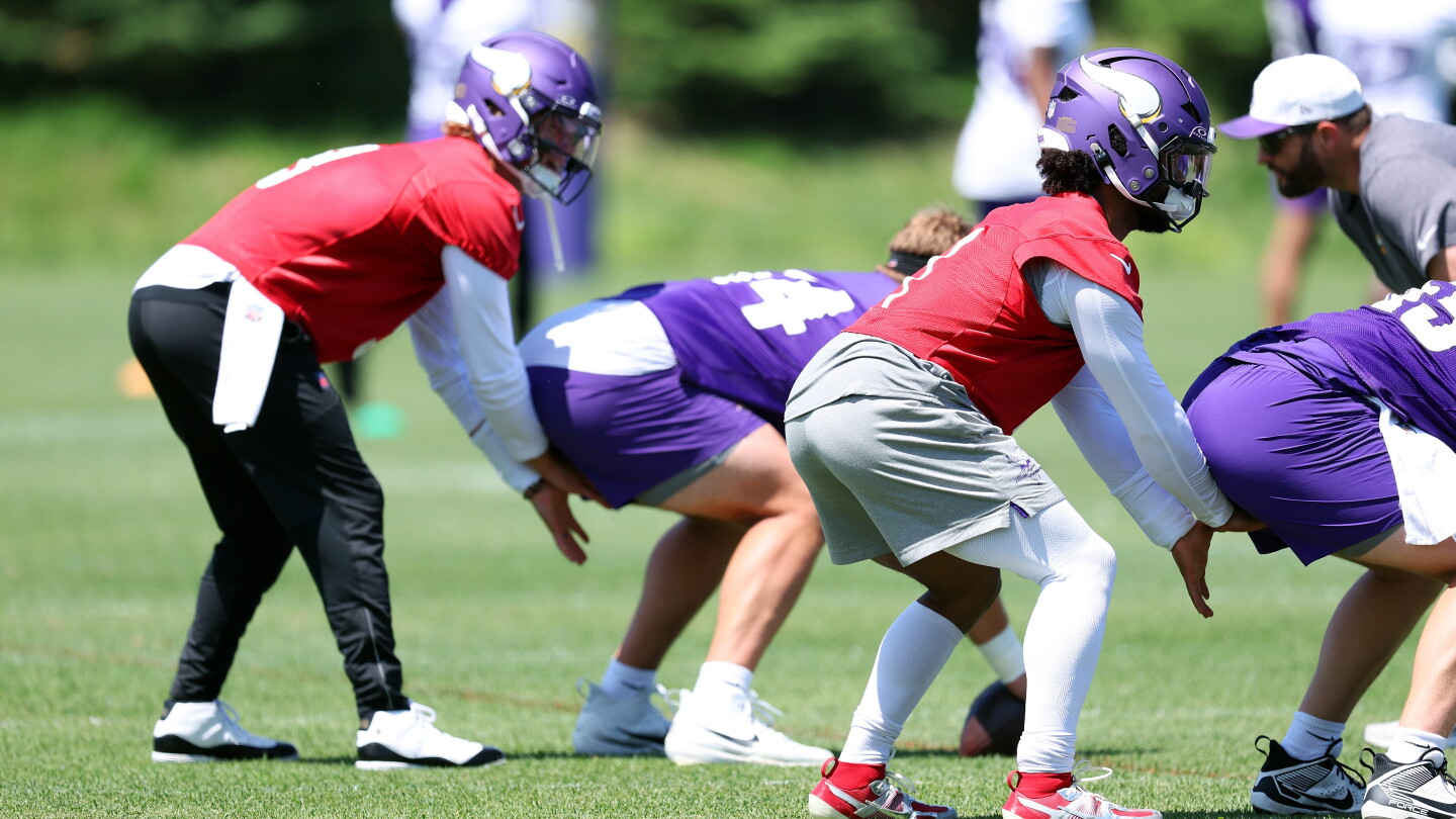 First open Vikings OTA reveals clear leader in quarterback competition