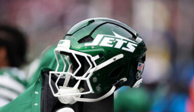 Jets delay signing a veteran QB as they wait to see what rookie Cade Klubnik can do