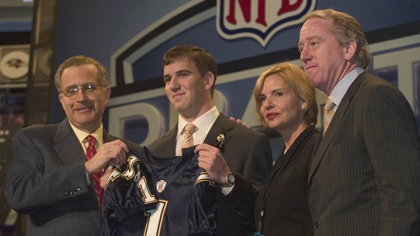 Eli Manning: Refusing to play for the Chargers was my call, my dad didn't like it