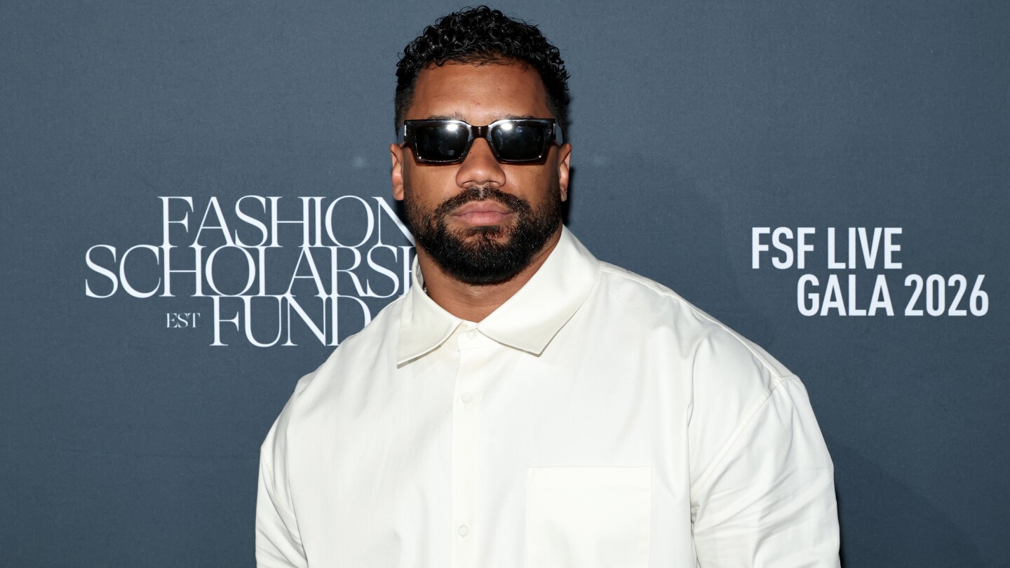 Report: Russell Wilson could join CBS in lieu of playing