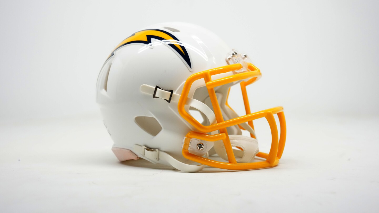 Chargers' schedule-release video makes three references to Mike Vrabel situation