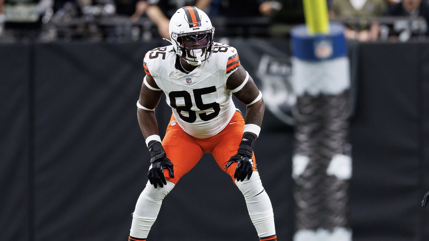 David Njoku set to visit Chargers