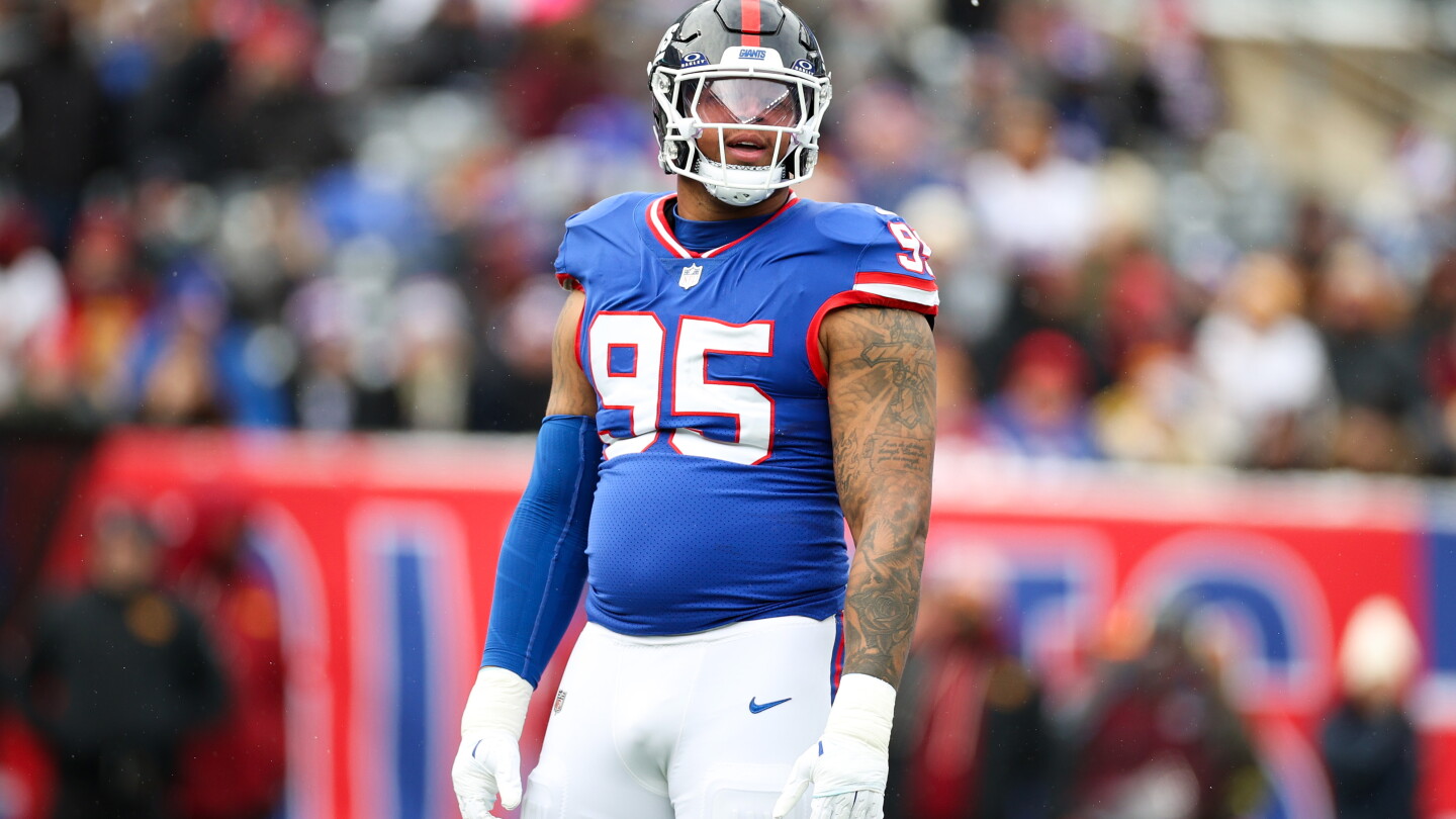 Giants' Roy Robertson-Harris suffers torn Achilles at OTAs