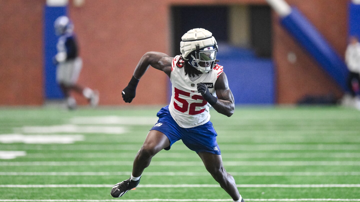 Giants sign first-round pick Arvell Reese