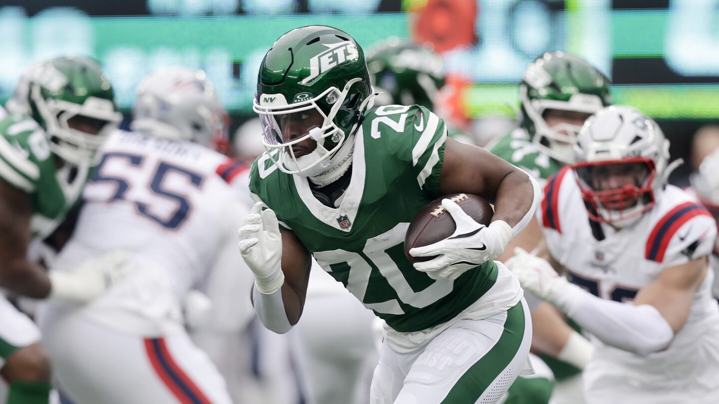 Breece Hall, Jets agree to three-year deal