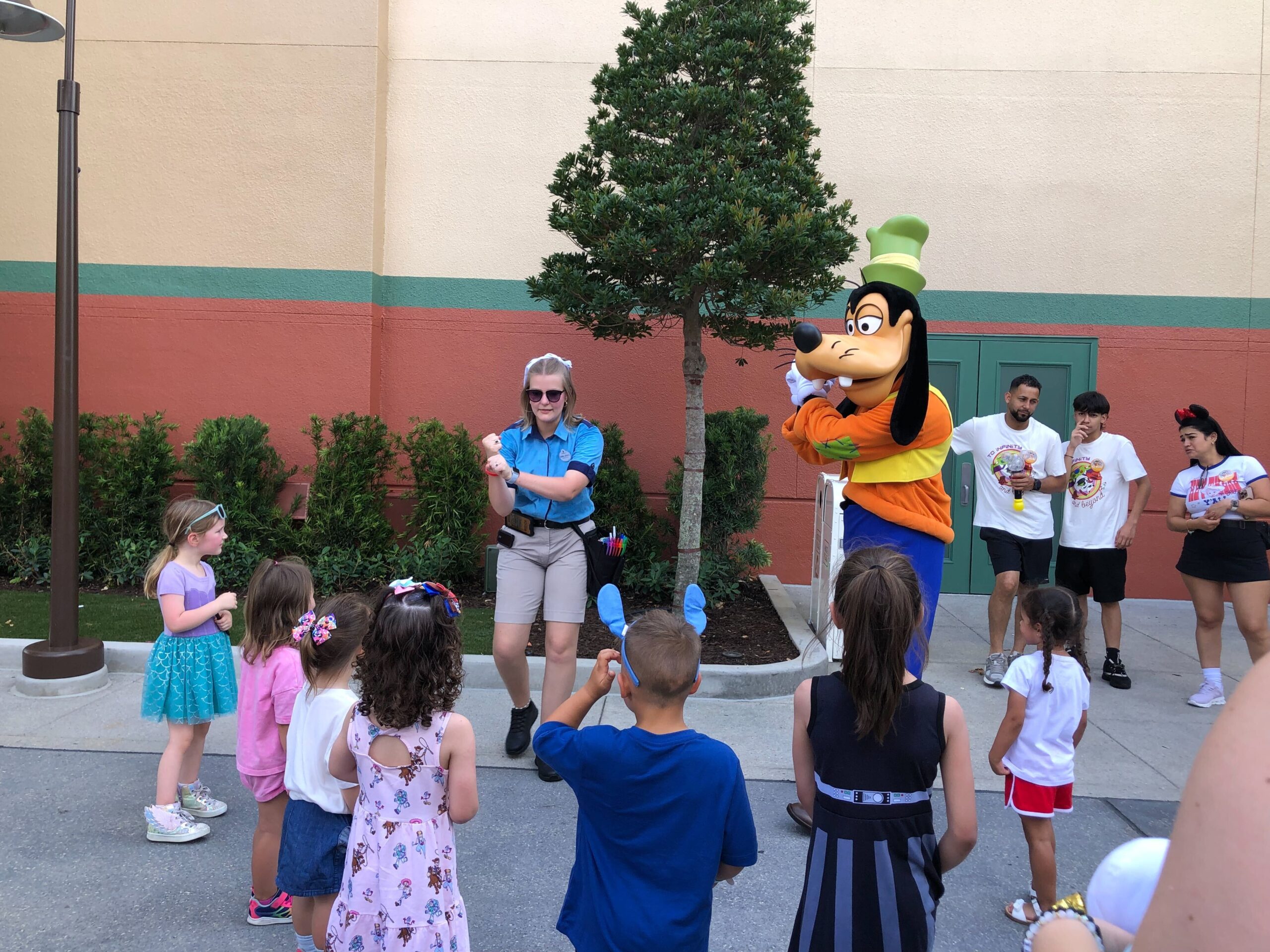Although “Off the Page!” in The Magic of Disney Animation is not open yet, the characters that will be available are out roaming Animation Courtyard.