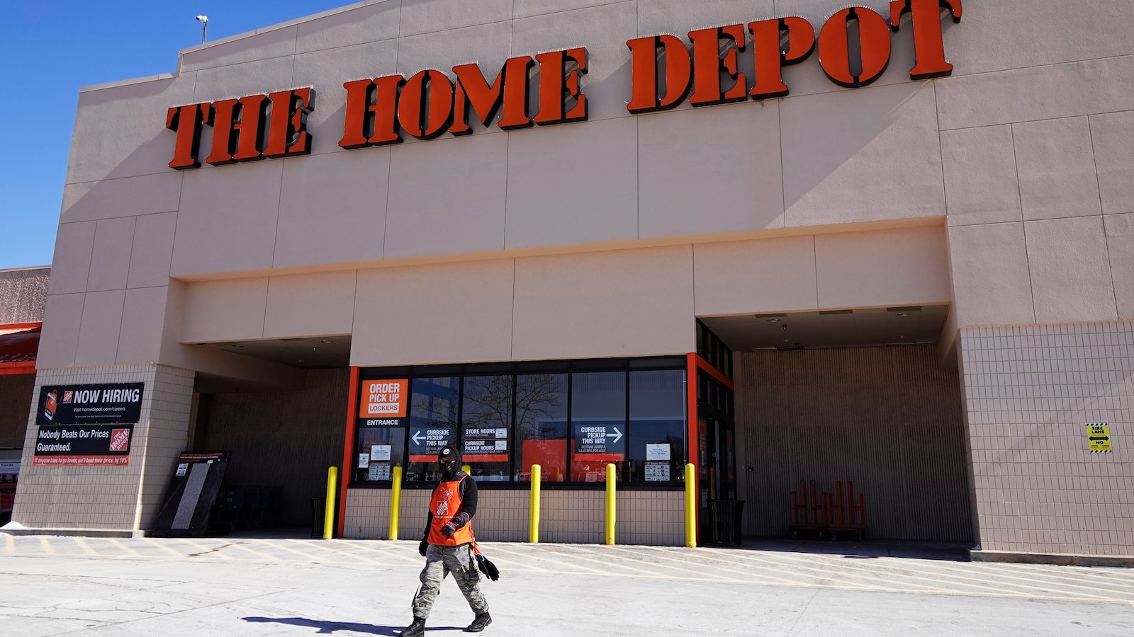 Home Depot profit falls, but tops expectations in the face of economic uncertainty