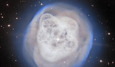 Dying star resembles a billowing crystal ball in new telescope photo