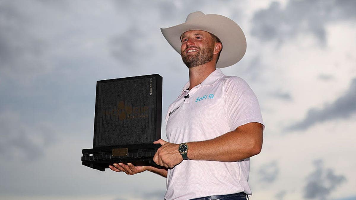 wyndham clark in cowboy hat