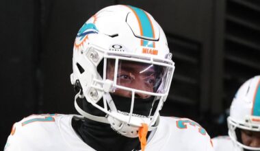 Miami Dolphins running back Ollie Gordon II