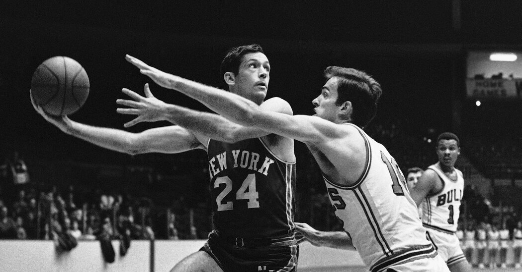 Bill Bradley, 2-Time Champion With the Knicks, Cheers on His Old Team in the Finals