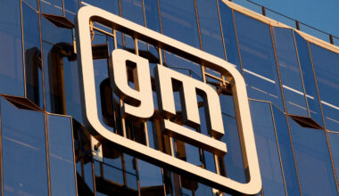 G.M. Plans to Develop Energy Storage Batteries as E.V. Sales Flag