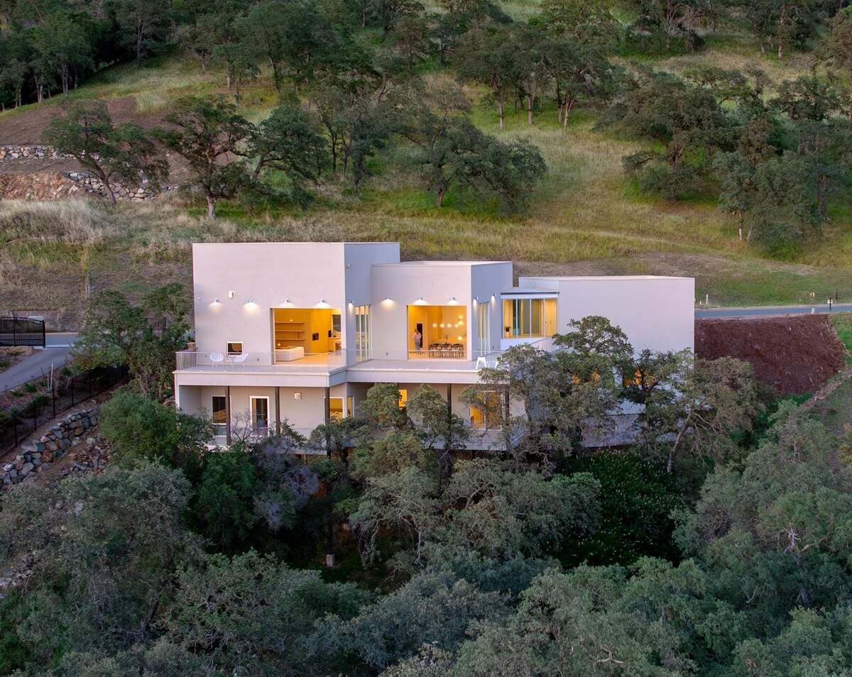 A newly built, modern El Dorado Hills home spanning 4,400 square feet on a one-acre lot of mature oaks is for sale for $3.28 million.