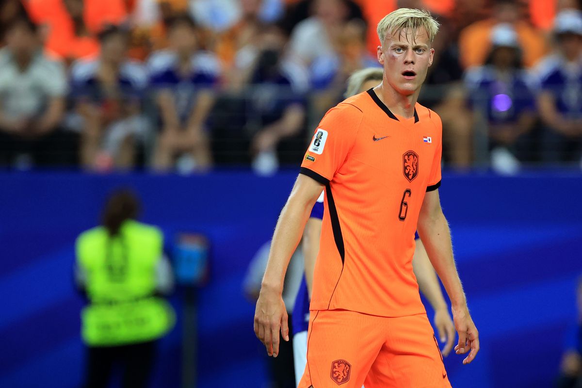 Tottenham Hotspur want to sign Netherlands centre-back Jan Paul van Hecke from Brighton this summer
