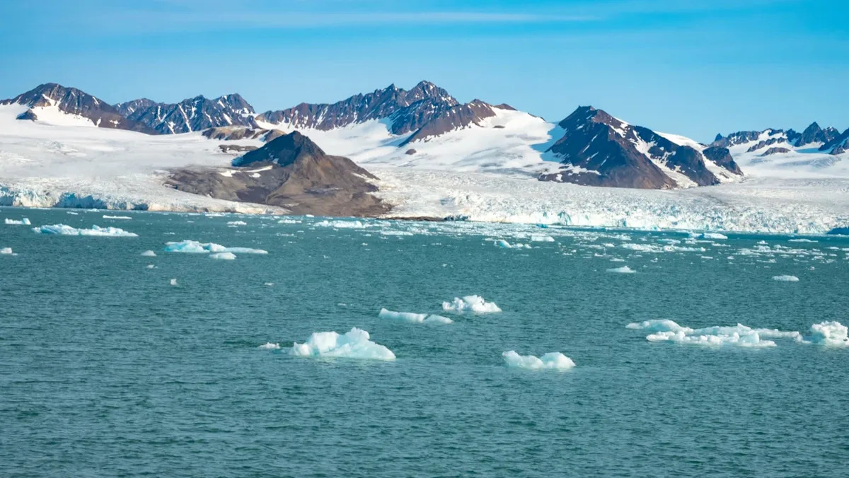 Retreating Arctic sea ice exposes a hidden seafloor trap that could starve plankton of the nutrient they need