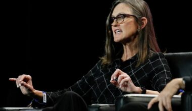 Cathie Wood Goes All-In On SpaceX Debut, Dumps Rocket Lab Stock The Same Day