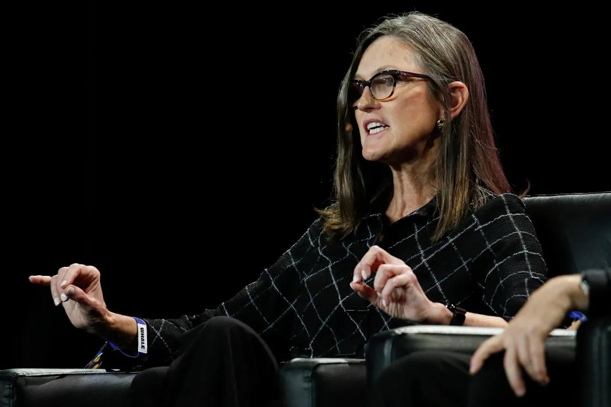 Cathie Wood Goes All-In On SpaceX Debut, Dumps Rocket Lab Stock The Same Day