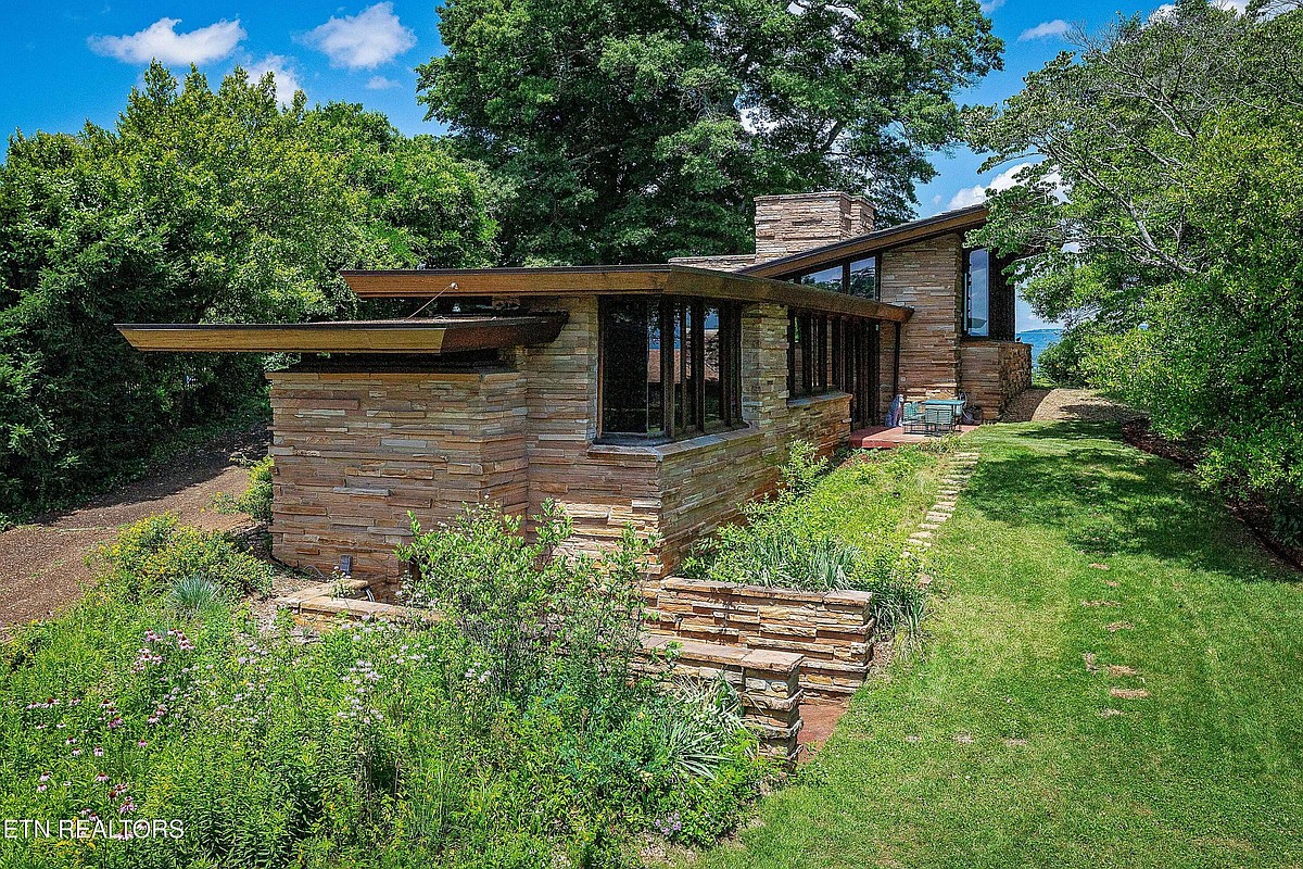 Frank Lloyd Wright-designed house in Chattanooga hits the market for first time