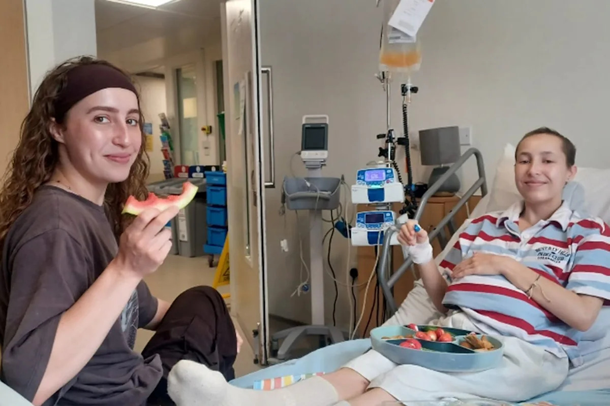 24-Year-Old Identical Twin Dies 1 Month After Being Given '6 Months to Live' amid Terminal Cancer Diagnosis