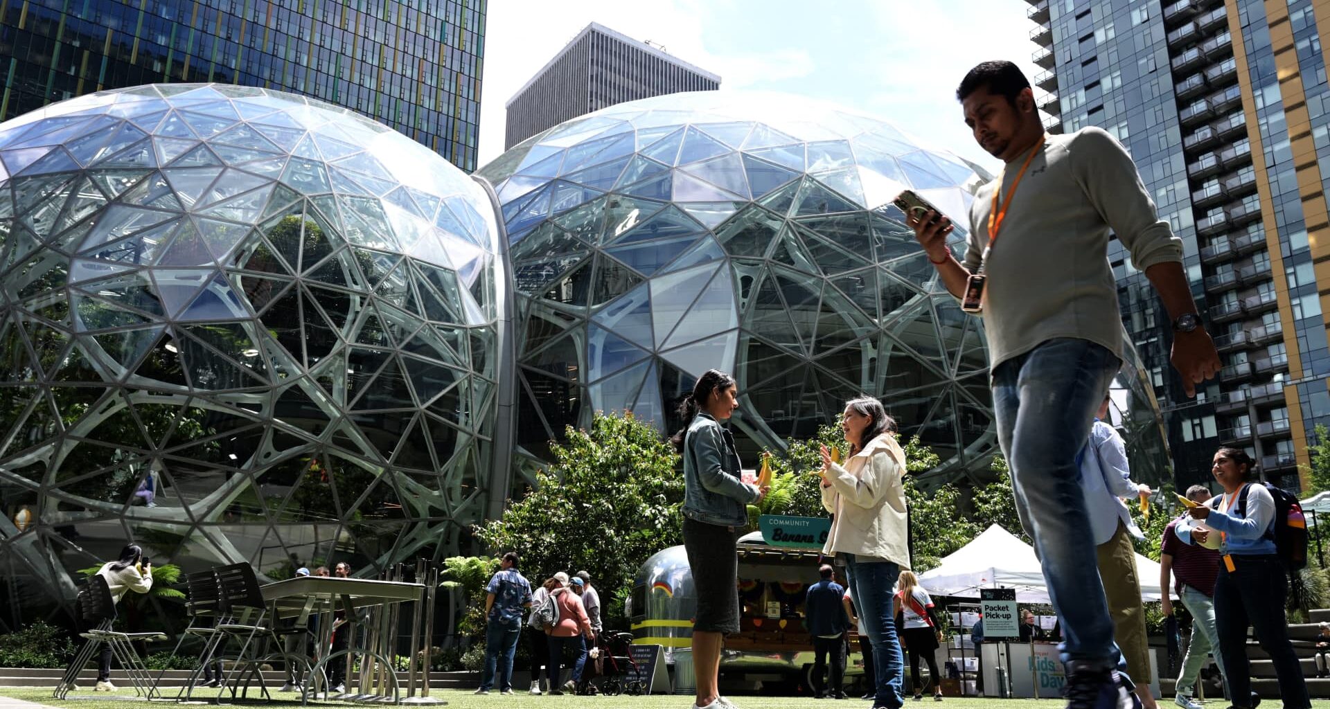 Amazon investigating engineers who criticized AI data center expansion