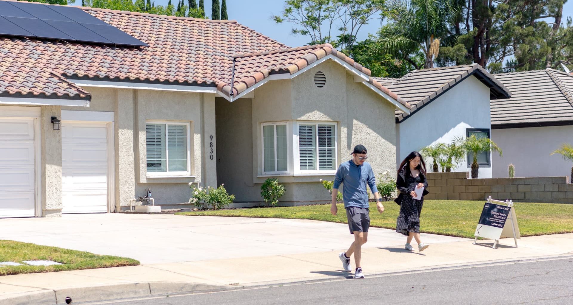 Mortgage rates are easing slightly, but homebuyers are retreating