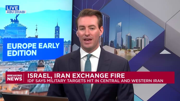 Israel and Iran break ceasefire deal and resume air strikes