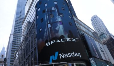 Jim Cramer says it's not too late to buy SpaceX — under one condition